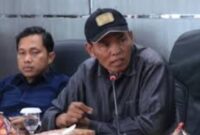 Fahruddin juga dituntut menjalani penahanan di Rumah Tahanan Negara Sungai Penuh.
Tuntutan tersebut menjadi perhatian publik karena dinilai lebih ringan dibanding ancaman pidana maksimal dalam dakwaan sebelumnya, yakni hukuman penjara paling lama dua tahun enam bulan atau denda paling banyak Rp200 juta.