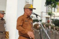 Sekda Alpian, tegaskan untuk berlakunya juga aspsen kehadiran Manual disamping menitupi celah kelenahan aspsen elektronik Kondisi demikian tidak bisa terbiarkan, Pemerintah Kota Sungai Penuh akan mengambil sikap tegas guna untuk memperkuat tingkat kehadiran dan kedisiplinan ASN, Langkah mendadak ini bertujuan untuk memvalidasi data kehadiran fisik seluruh ASN dari tiap dinas secara langsung, bukan sekadar formalitas di atas kertas.