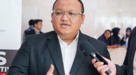Legislator Fraksi PKS Anggota Komisi XI DPR RI Muhammad Kholid menjelaskan, pola pembacaan investor terhadap kondisi ekonomi global kini telah berubah. Jika sebelumnya pasar lebih banyak mengacu pada data historis, saat ini pelaku pasar lebih fokus membaca potensi risiko masa depan serta arah kebijakan pemerintah.