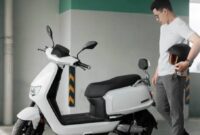 Dewan Penasihat Masyarakat Transportasi Indonesia (MTI), Djoko Setijowarno, mengusulkan agar insentif motor listrik sebesar Rp5 juta diprioritaskan bagi masyarakat di daerah lingkar tambang nikel serta warga di pulau-pulau kecil yang masih menghadapi keterbatasan pasokan bahan bakar minyak (BBM).
