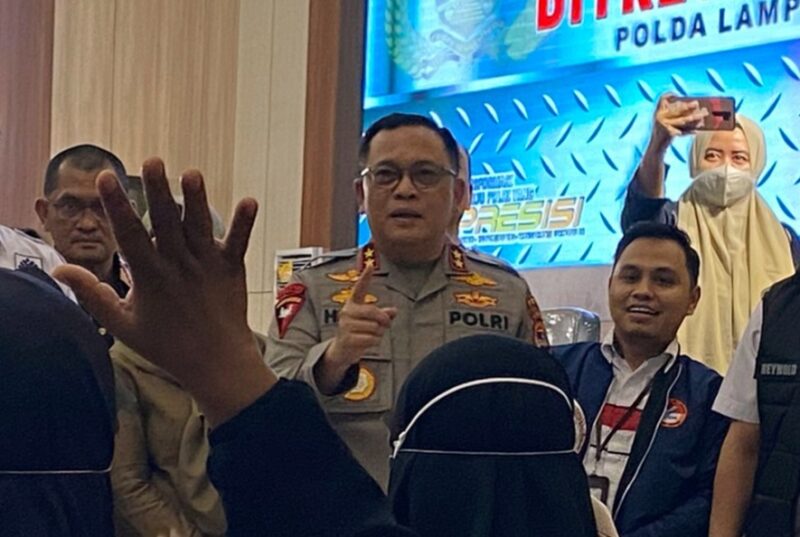 Kombes Pol Reynold E.P. Hutagalung, mengatakan Satuan Reserse Narkoba (Satresnarkoba) Polres Metro Jakarta Pusat berhasil membongkar praktik peredaran obat keras ilegal yang beroperasi dengan kedok toko kosmetik di kawasan Juanda, Sawah Besar, Jakarta Pusat.
