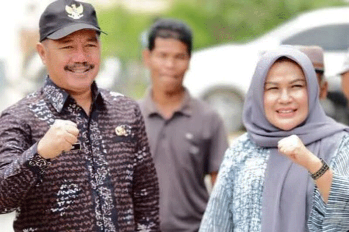 Bupati Kerinci Monadi bersama Kadis PU Maya Novefri yang di tunjuk sebagai Plt Direktur Perumda Tirta Sakti 2026