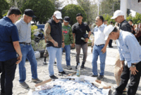 Wali Kota Sungai Penuh Alfin memimpin pemusnahan KTP elektronik rusak untuk mencegah penyalahgunaan data kependudukan.