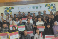 Wakil Wali Kota Sungai Penuh Azhar Hamzah menghadiri Bakti Sosial Terintegrasi yang menghadirkan operasi katarak gratis, khitanan massal, donor darah, dan berbagai bantuan sosial bagi