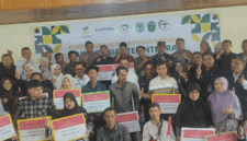 Wakil Wali Kota Sungai Penuh Azhar Hamzah menghadiri Bakti Sosial Terintegrasi yang menghadirkan operasi katarak gratis, khitanan massal, donor darah, dan berbagai bantuan sosial bagi