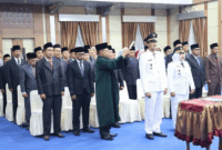 Wakil Wali Kota Sungai Penuh, Azhar Hamzah, melantik sejumlah pejabat eselon III dan IV di lingkungan Pemerintah Kota Sungai Penuh