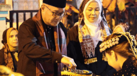 Wako Sungai Penuh Alfin mengapresiasi masyarakat adat dalam Pergelaran Seni Budaya Kenduri Sko Enam Luhah 2026.