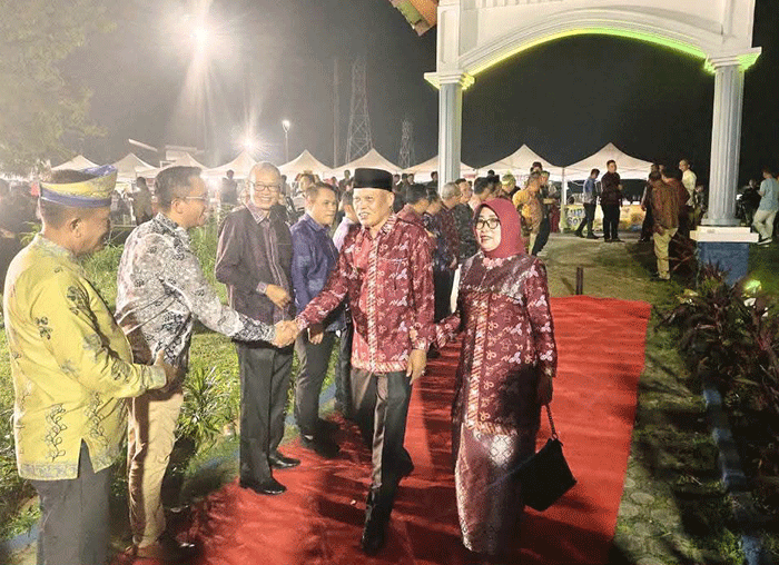 Wawako Sungai Penuh Azhar Hamzah menghadiri pembukaan Pekan Kebudayaan Daerah Kabupaten Merangin di Taman Mini Melayu Jambi.