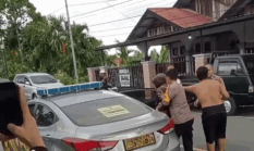 Polisi Tangkap Pria Pembawa Clurit dan Parang yang Resahkan Warga Tanah Kampung