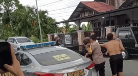 Resahkan Warga, Pria Bawa Clurit dan Parang Ditangkap di Tanah Kampung
