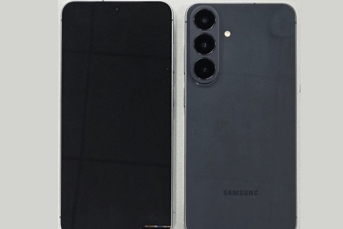 Bocoran tampilan Samsung Galaxy S26 FE yang dibagikan WPC. Ponsel ini tampak mengusung modul kamera yang mirip dengan seri Galaxy S26. (WPC)