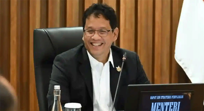 Menteri Keuangan Purbaya Yudhi Sadewa optimistis harga bahan bakar minyak (BBM) nonsubsidi, termasuk Pertamax, berpeluang kembali turun seiring mulai melemahnya harga minyak mentah dunia. 
