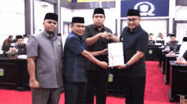 Wako Alfin Serahkan Raperda APBD 2025 ke DPRD.