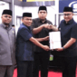 Wako Alfin Serahkan Raperda APBD 2025 ke DPRD.