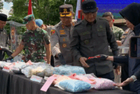 Ribuan butir pil ekstasi dan ratusan gram sabu dimusnahkan Polda Jambi dalam peringatan Hari Anti Narkotika Internasional (HANI) yang digelar di Lapangan Polda Jambi, Jumat (26/6/2026). 