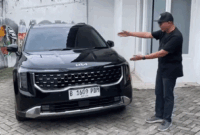 Interior Kia Carnival 2026 Panoramic Sunroof (YouTube Motomobi) /