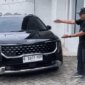 Interior Kia Carnival 2026 Panoramic Sunroof (YouTube Motomobi) /