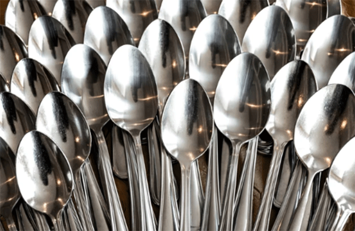 Ilustrasi sendok. Foto: Nuttsue/Shutterstock