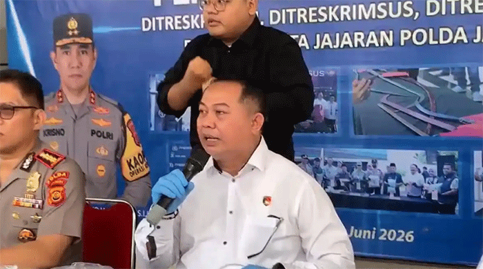 Direktur Reserse Narkoba (Dirresnarkoba) Polda Jambi, Kombes Pol Dewa Made Palguna memaparkan pihaknya masih menyelidiki jaringan narkotika yang melibatkan oknum ASN