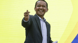 Menteri ESDM Bahlil Lahadalia bersiap menyampaikan keterangan saat konferensi pers terkait penemuan cadangan gas raksasa di Kementerian ESDM, Jakarta, Senin (20/4/2026). Foto: Dhemas Reviyanto/ANTARA FOTO