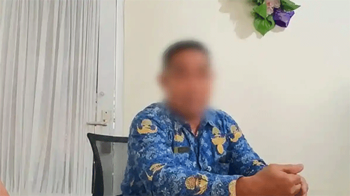 Seorang guru di SMA Negeri 10 Kota Jambi diduga mengalami pelecehan dan keluarga meminta penanganan serius. 
