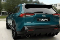 Toyota RAV4 2026 hadir dengan mesin Hybrid gahar bertenaga 306 PS dan interior sporty. Intip spesifikasi, fitur canggih, dan transformasi kabin terbarunya! (YouTube Auto Vehcle) /