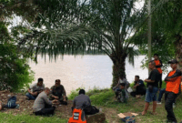 Tim BPBD dan Basarnas Jambi masih melakukan pencarian terhadap pemancing bernama Indra yang diduga tenggelam di Sungai Batang Hari. 