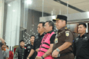 Wakil Kepala BGN Sony Sonjaya jadi tersangka dalam kasus dugaan korupsi tata kelola program Makan Bergizi Gratis (MBG) periode 2025-2026. (Foto: Kejagung)