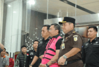 Wakil Kepala BGN Sony Sonjaya jadi tersangka dalam kasus dugaan korupsi tata kelola program Makan Bergizi Gratis (MBG) periode 2025-2026. (Foto: Kejagung)