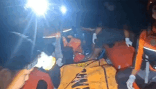 Tim SAR Gabungan mengevakuasi jasad korban hanyut di Sungai Batang Sangir, Kabupaten Solok Selatan, Selasa (2/6/2026) dini hari. Korban bernama Sutrisno (58) ditemukan dalam kondisi meninggal dunia setelah empat hari pencarian dan selanjutnya dibawa ke rumah duka untuk diserahkan kepada pihak keluarga. 