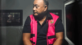 Tersangka dugaan tindak pidana korupsi tata kelola program Makan Bergizi Gratis (MBG) pada Badan Gizi Nasional (BGN) Dadan Hindayana berada di dalam mobil tahanan di Kejaksaan Agung, Jakarta, Rabu (3/6/2026). Foto: M Risyal Hidayat/ANTARA FOTO