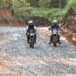 Bupati Kerinci Monadi saat Menggunakan Motor Trail Meninjau Pembangunan Jalan Renah Pemetik