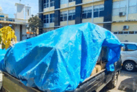 Satu unit mobil Mitsubishi L300 warna hitam tanpa nomor polisi yang diamankan Ditreskrimsus Polda Sumbar sebagai barang bukti dalam kasus dugaan penyalahgunaan pengangkutan dan niaga BBM subsidi jenis biosolar di Kabupaten Pesisir Selatan