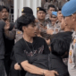 Demo mahasiswa sejumlah perguruan tinggi di Jambi di Kantor DPRD Provinsi Jambi di kawasan Telanaipura, Kota Jambi pada Senin (15/6/2026) sore. 
