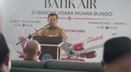 Jakarta–Muara Bungo Terhubung, Batik Air Terbang Perdana, Gubernur Al Haris: Ini Kunci Pemerataan-Ist-