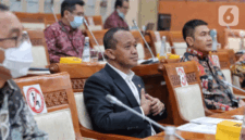 Menteri ESDM Bahlil Lahadalia mengusulkan penambahan alokasi subsidi untuk sektor energi pada 2027 untuk BBM hingga listrik.(Liputan6.com/Angga Yuniar)