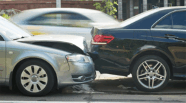 Ilustrasi tabrakan mobil. Foto: Shutterstock