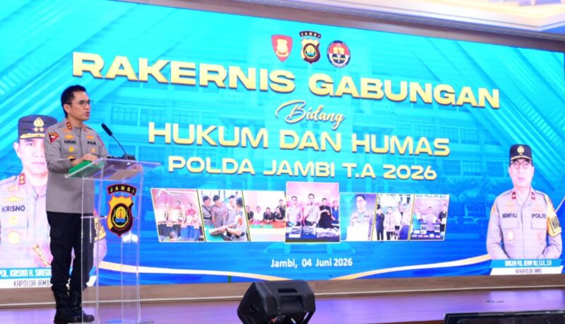 Kapolda Jambi Irjen Pol. Krisno H. Siregar dalam arahannya menegaskan bahwa perkembangan hukum saat ini mengarah pada konsep hukum yang progresif. Karena itu, seluruh personel dituntut terus meningkatkan kompetensi dan profesionalisme dalam menjalankan tugas.