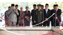 Presiden Republik Indonesia, Prabowo Subianto, memimpin langsung Upacara Peringatan Hari Lahir Pancasila 2026 yang digelar di halaman Gedung Pancasila, Kementerian Luar Negeri, Jakarta, Senin (1/6/2026). tahun ini mengusung tema 