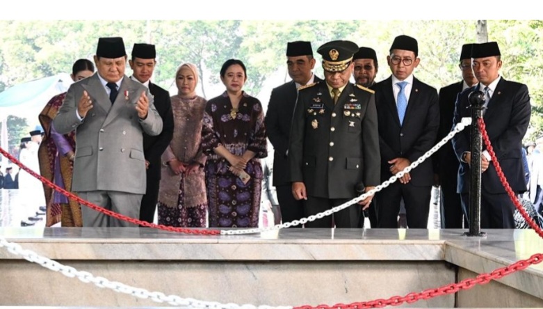 Presiden Republik Indonesia, Prabowo Subianto, memimpin langsung Upacara Peringatan Hari Lahir Pancasila 2026 yang digelar di halaman Gedung Pancasila, Kementerian Luar Negeri, Jakarta, Senin (1/6/2026). tahun ini mengusung tema 