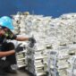 Kenaikan harga timah di pasar global menjadi sinyal penting perubahan dinamika ekonomi dunia sekaligus membuka peluang baru bagi Indonesia sebagai salah satu produsen dan pemasok timah terbesar di dunia.