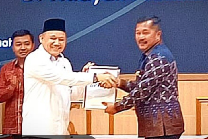 Peringatan atau  catatan terhadap 11 daerah dari BPK juga temuan  adanya belanja barang dan jasa yang tidak dapat dipertanggungjawabkan sesuai kondisi sebenarnya, pembayaran gaji dan tunjangan yang tidak sesuai ketentuan, hingga pelaksanaan pekerjaan swakelola yang belum memenuhi aturan yang berlaku.
Pada sektor pembangunan fisik.
Auditor negara itu menemukan kekurangan volume pekerjaan serta ketidaksesuaian spesifikasi teknis pada sejumlah proyek infrastruktur yang dibiayai melalui APBD.
