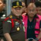 Tim penyidik menetapkan Saudara DH selaku Kepala Badan Gizi Nasional, SS selaku Wakil Kepala Badan Gizi Nasional Bidang Operasional Pemenuhan Gizi, dan LP selaku Wakil Kepala Badan Gizi Nasional Bidang Pengembangan Organisasi dan Hubungan Kelembagaan sebagai tersangka dalam penyidikan dugaan tindak pidana korupsi tata kelola Program Makan Bergizi Gratis