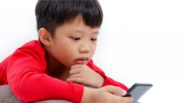 Direktur Eksekutif Information and Communication Technology (ICT) Institute itu memaparkan, pihaknya telah lebih dulu melakukan survei serupa. Hasilnya bahkan lebih kuat lagi di mana 80 persen masyarakat setuju bahwa ruang digital tidak selalu aman bagi anak.
