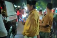Sesepuh Himpunan Keluarga Kerinci (HKK) Pekanbaru-Dumai, AKBP (Purn) H. Sukman, penuh duka memimpin prosesi pelepasan jenazah lima warga Kerinci yang menjadi korban kecelakaan maut di Jalan Tol Pekanbaru–Dumai KM 46, Kabupaten Siak, Sabtu (6/6).