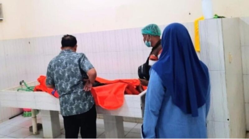 Untuk lebih mengetahui penyebab kematian bidan berinisial MTD  (34) saat ini masih berada kamar mayat RSUD Besuki Sidoharyo dan guna untuk dioptosi 
