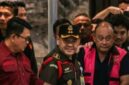 Setelah menjalani pemeriksaan terkait kasus yang tengah ditangani penyidik, yang sempat menyedot perhatian publik karena terjadi hanya sehari setelah dirinya dicopot dari jab Mantan Kepala BGN, Dadan Hindayana, resmi ditahan oleh Kejagung.
