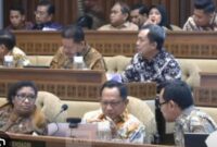 Menteri Dalam Negeri (Mendagri) Muhammad Tito Karnavian menegaskan pemerintah tidak menginginkan adanya pemberhentian Pegawai Pemerintah dengan Perjanjian Kerja (PPPK) maupun tenaga honorer di lingkungan pemerintah daerah. Sebaliknya, pemerintah daerah diminta untuk tidak lagi melakukan perekrutan tenaga honorer baru apaun alasannya.