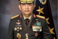 Peluang bagi Kapolri, yang umumnya dijabat oleh jenderal bintang empat, untuk tetap bertugas hingga usia 61 tahun dan revisi UU Polri juga memberikan ruang bagi anggota Polri aktif untuk menduduki jabatan sipil tertentu.