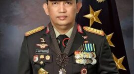Peluang bagi Kapolri, yang umumnya dijabat oleh jenderal bintang empat, untuk tetap bertugas hingga usia 61 tahun dan revisi UU Polri juga memberikan ruang bagi anggota Polri aktif untuk menduduki jabatan sipil tertentu.